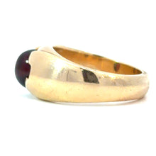 Load image into Gallery viewer, Victorian 14ktyg 2ct Cabochon Garnet Ring