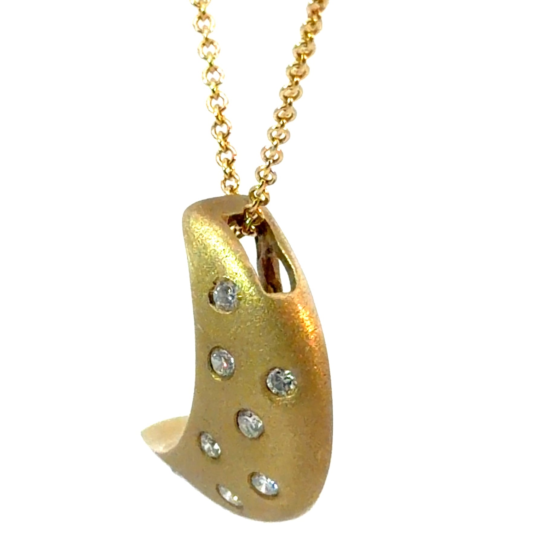 Late Century 14ktyg .30cttw Diamond Crescent Moon w/t Matte Finish Pendant