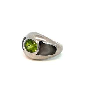 Modern Mauboussin French Designer 18kt White Gold 3.40ct Peridot + Morher of Pearl Ring