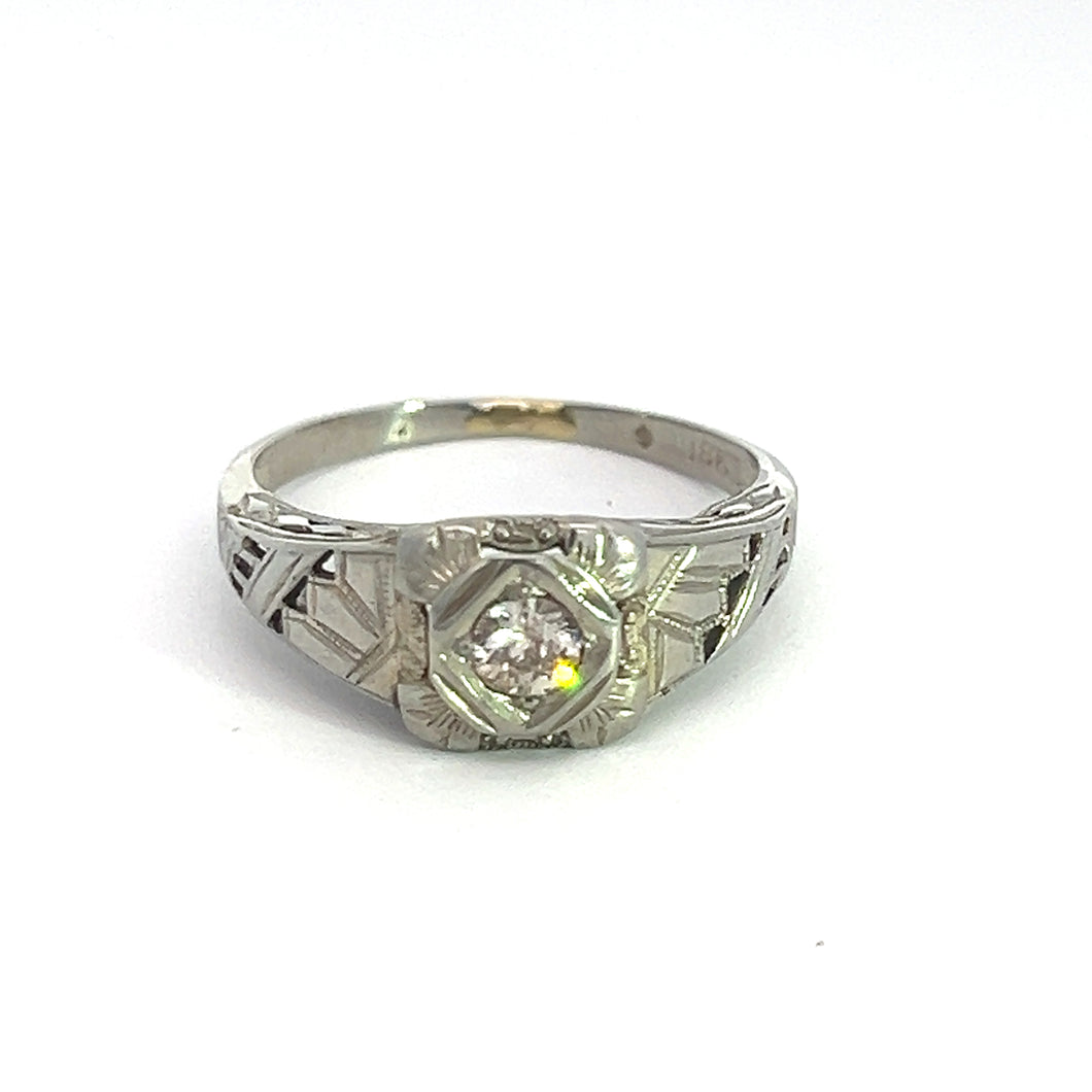 The Art Deco 18kt white gold filigree ring, named 