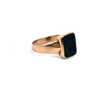 Load image into Gallery viewer, Victorian  Bloodstone Intaglio Cameo Crest Gold ring